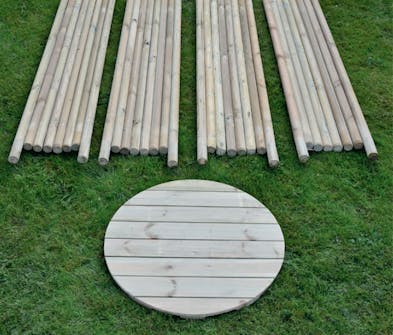 Bund og vægge til udendørs bruser Bund og vægge til udendørs bruser er klar til samling